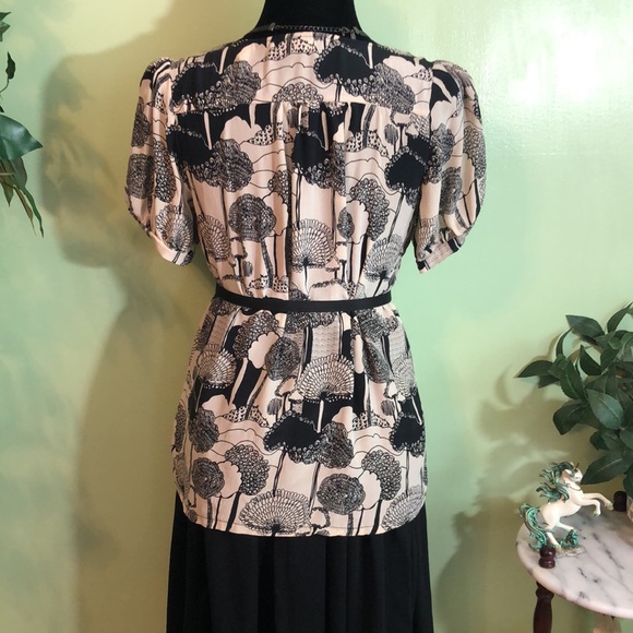 Urban Outfitters/ Kimchi & Blue Cream and Black Silk Blouse Size M - Picture 10 of 13